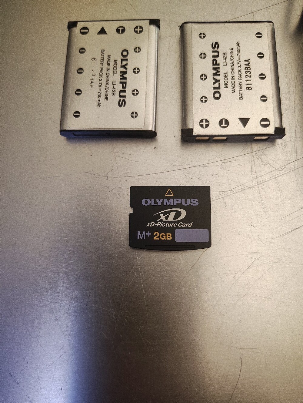 Olympus Stylus 730 Compact Digital Camera - Silver - Picture 4 of 7
